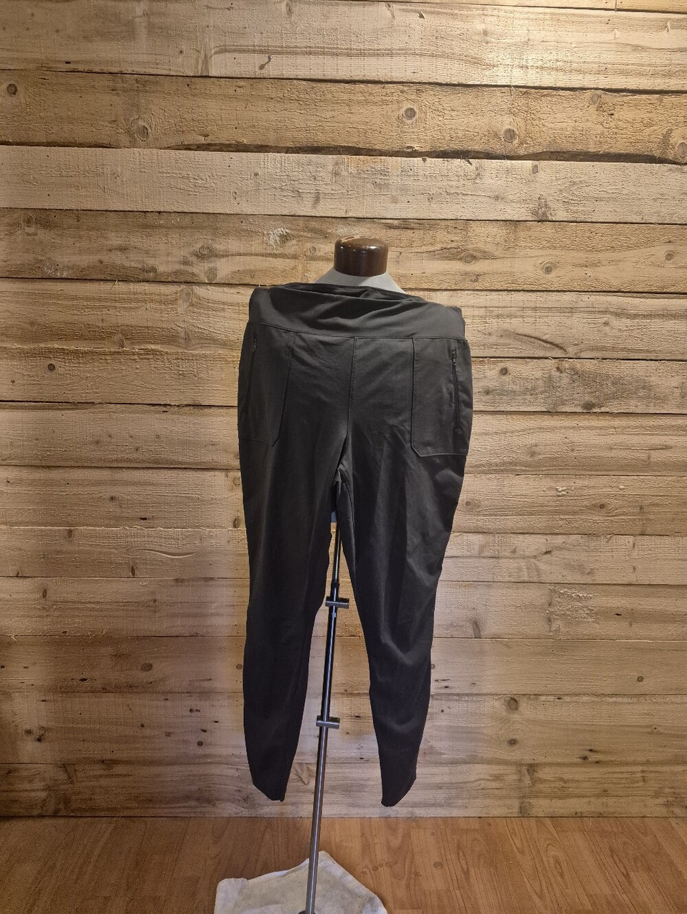 5/$30 Or 10/$50 The North Face Women's Dark Grey Stretch Pants